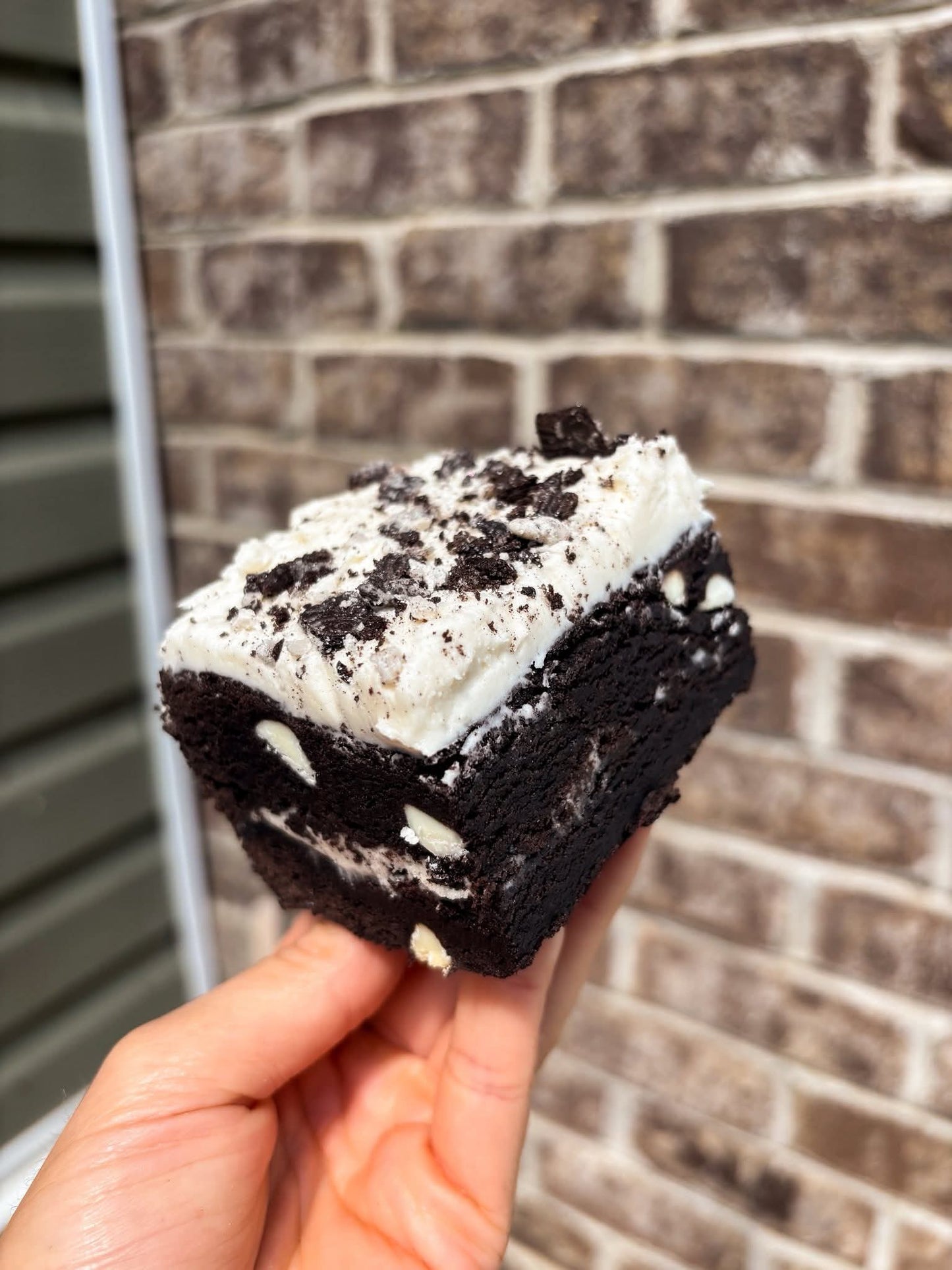 Cookies & Cream Cookie Bar