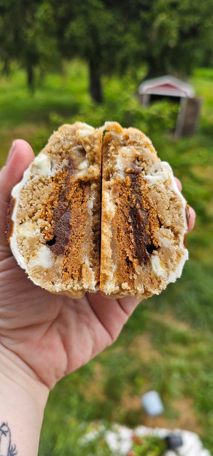 Cookie Butter Stuffed Cookie