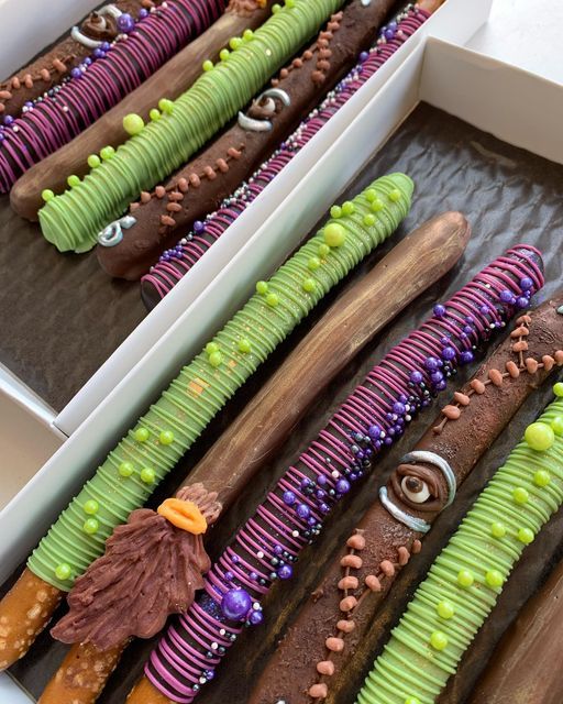 Chocolate Covered Pretzel Rods